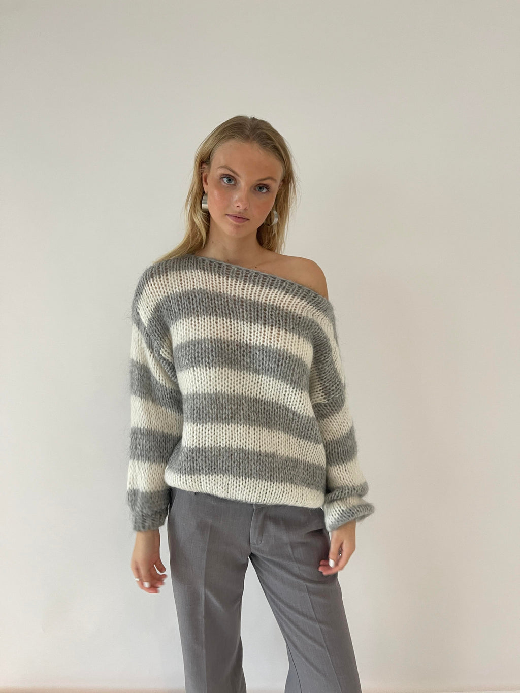 STYLISH STRIPED SWEATER