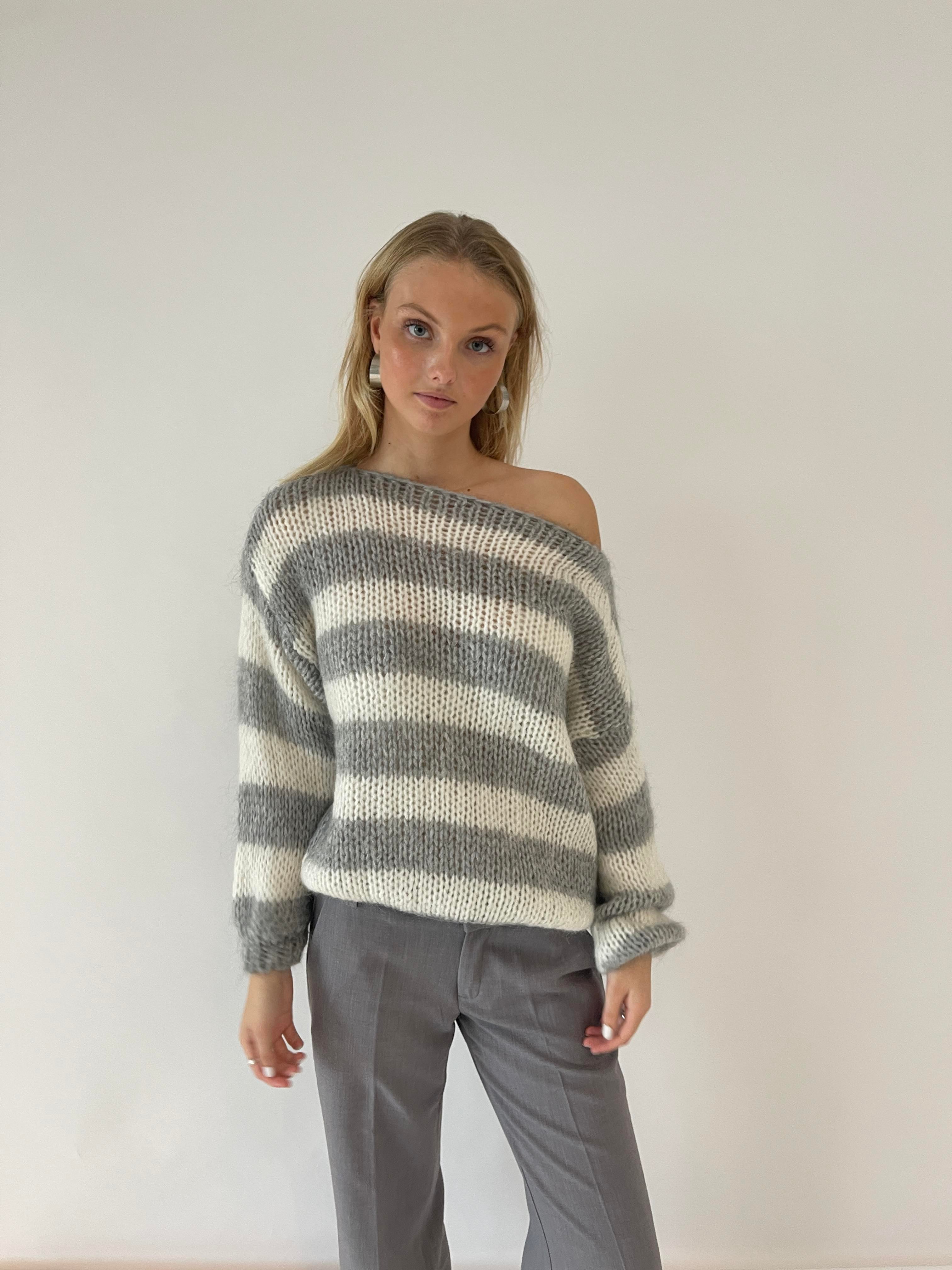 STYLISH STRIPED SWEATER